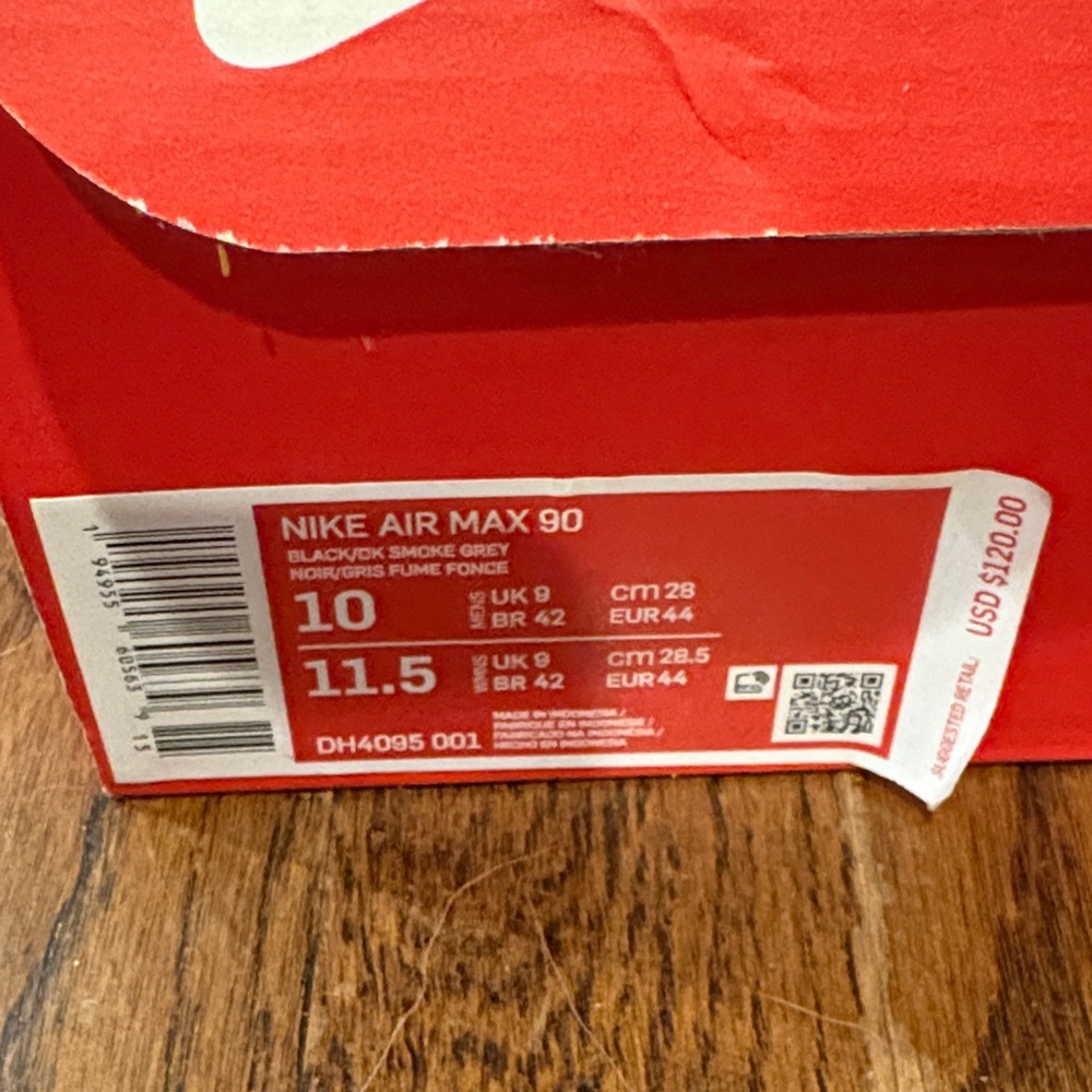 Nike Men’s Black, Blue, and White Sneakers - Picture 2 of 5